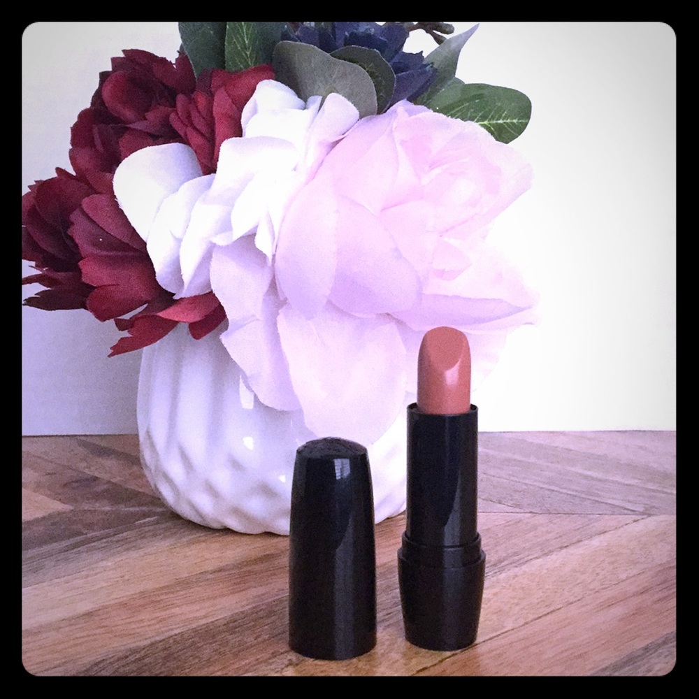 ⭐️LANCOME⭐️ Lipstick in Natural Beauty